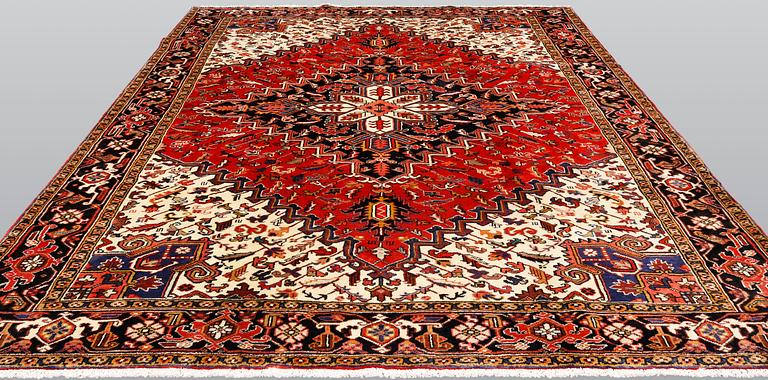 A carpet, Heriz, so called Gorovan, ca 350 x 258 cm.
