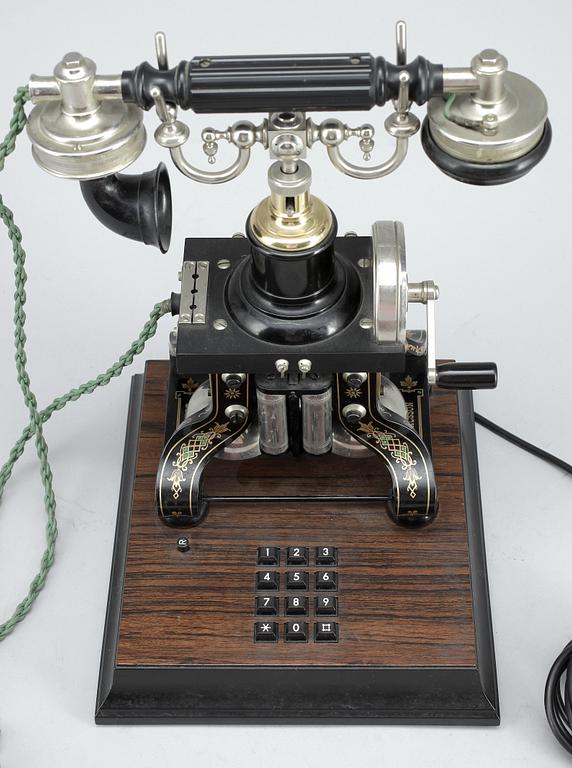 TELEFON, jubileumsmodell efter "Taxen", LM Ericsson. Sent 1900-tal.