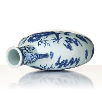 A blue and white 'dragon' moon flask, bianhu, Qing dynasty, 19th century.