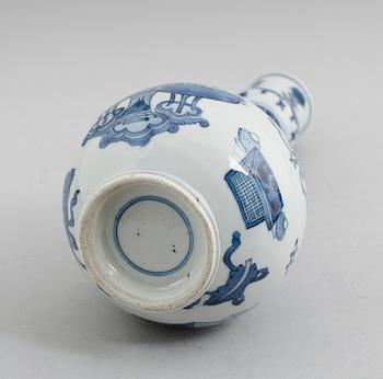 VAS, porslin, Kina, Kangxi-stil, sannolikt 1800-tal.