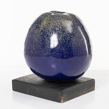 Ulla & Gustav Kraitz, sculpture, Apple.