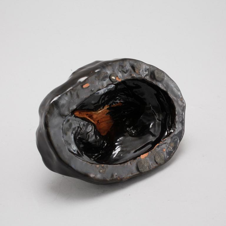 OIDENTIFIERAD KONSTNÄR, skulptur, keramik, signerad E.H, möjligen Ester Henning, 1900-talets första hälft.