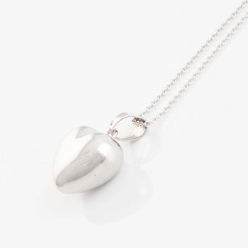 White gold heart necklace.