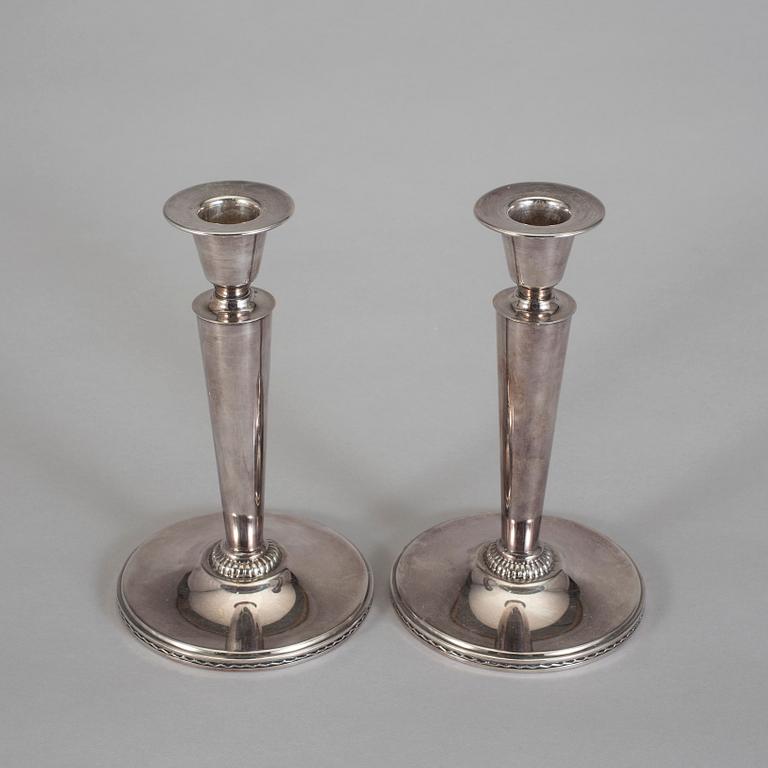 LJUSSTAKAR, ett par, silver, Eric Råström, Stockholm. Vikt ca 338 g.