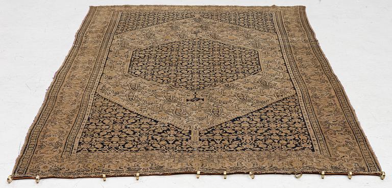 Matta, Senneh, antik, ca 197 x 120 cm.