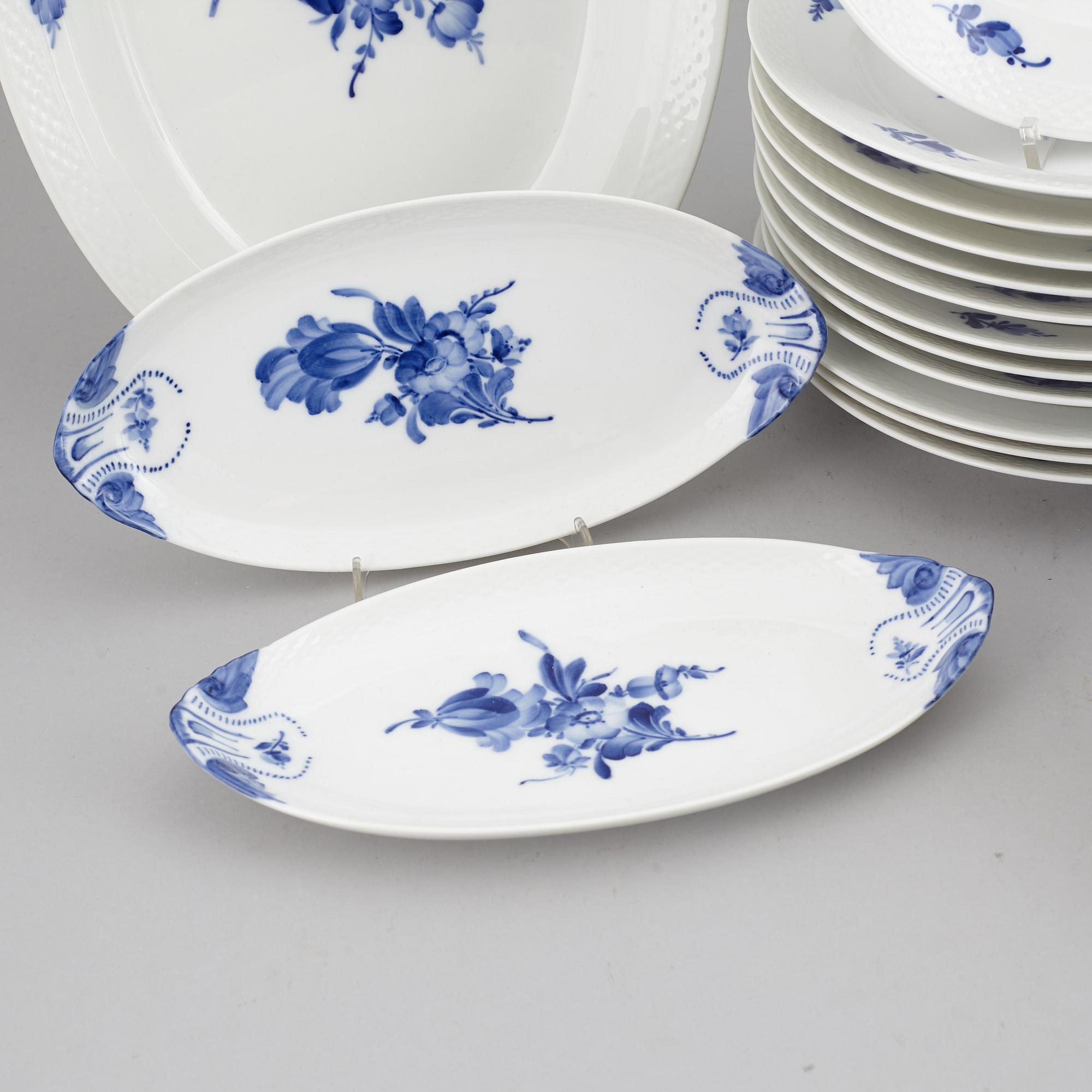 An 42 piece Royal Copenhagen dinner set model 'Blå Blomst'.