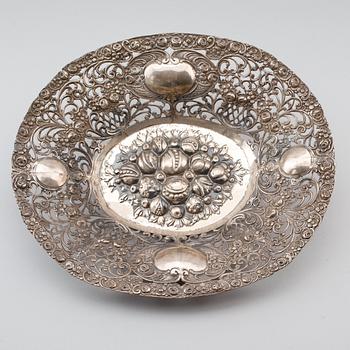 FAT, silver (830), svenska importstämplar, 1900-talets första hälft. Total vikt 985 g.