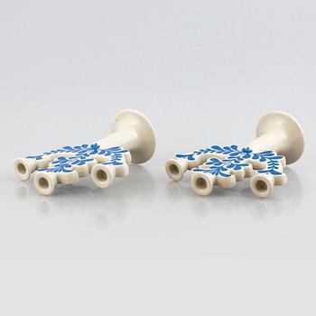 Lisa Larson, ljusstakar, 6 st, ljuslykta samt salt- och pepparströare, stengods och majolika, bl.a. Höganäs.