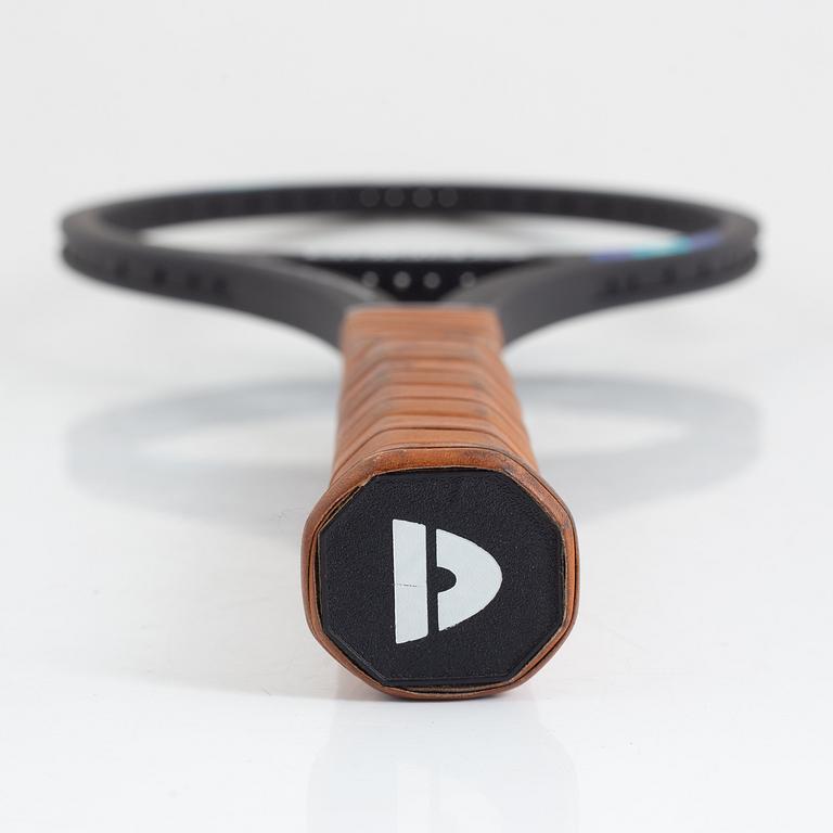 Tennisracket, Signerad Björn Borg. Donnay. Speciellt framtaget oversized mid 15 racket i trä.