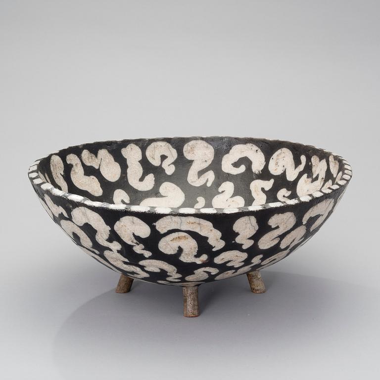 HANNU KONTTINEN, A CERAMIC BOWL, 2005.