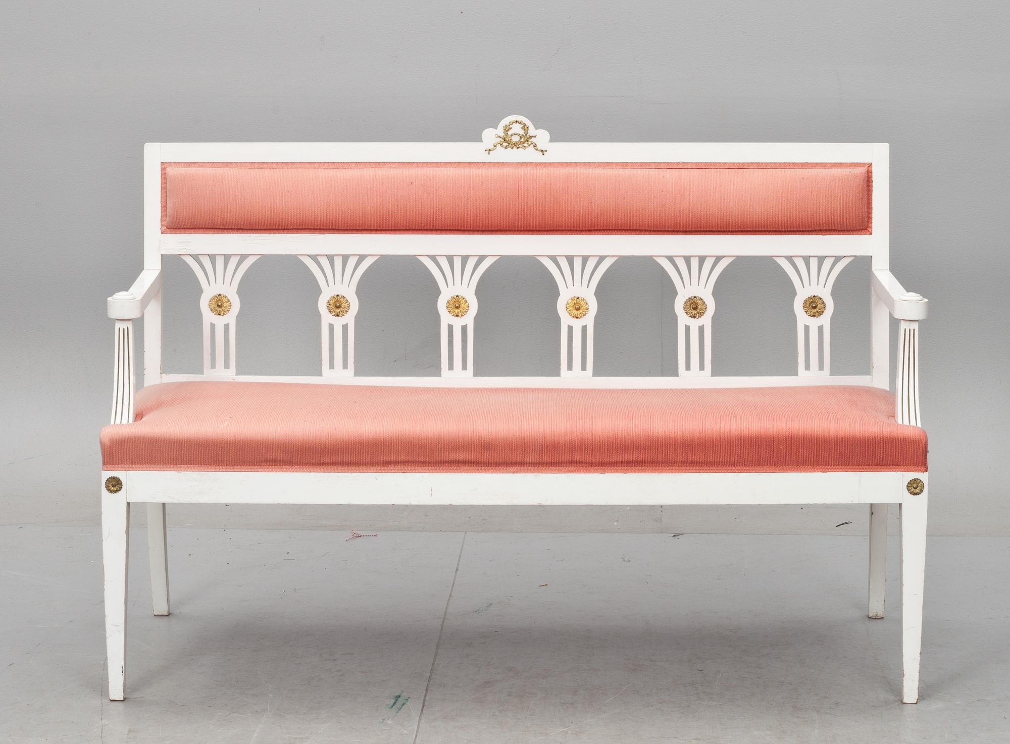 SALONGSMÖBLEMANG, 8 delar. Gustaviansk stil, omkring sekelskiftet 1900.