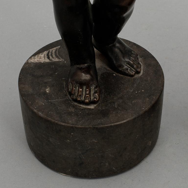 BORDSARMATURER, ett par, brons, Louis XVI-stil, 1900-tal.