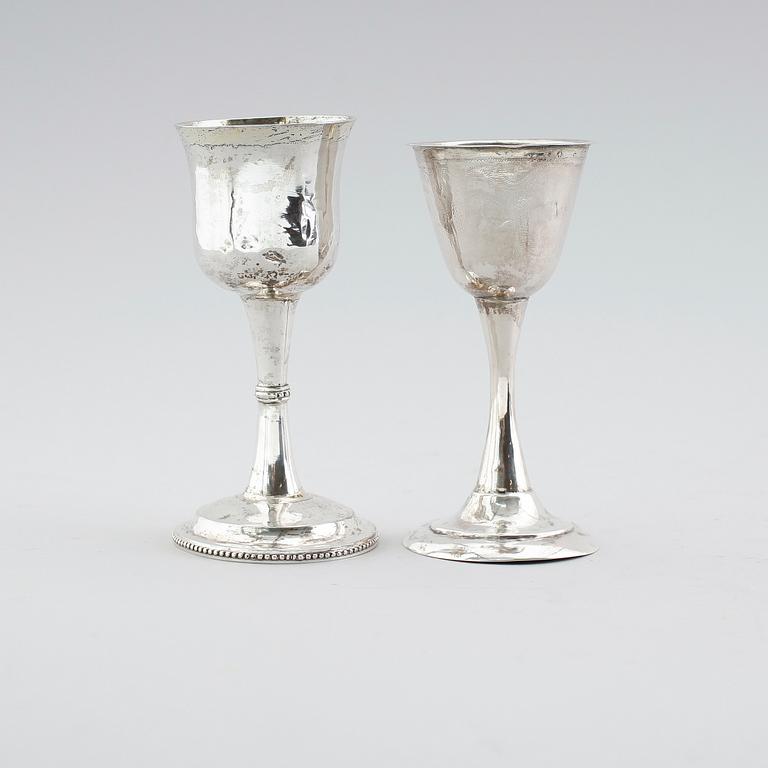 KALKAR, 2 st, silver, svenska stämplar, 1700-/1800-tal. Vikt ca 99 gram.