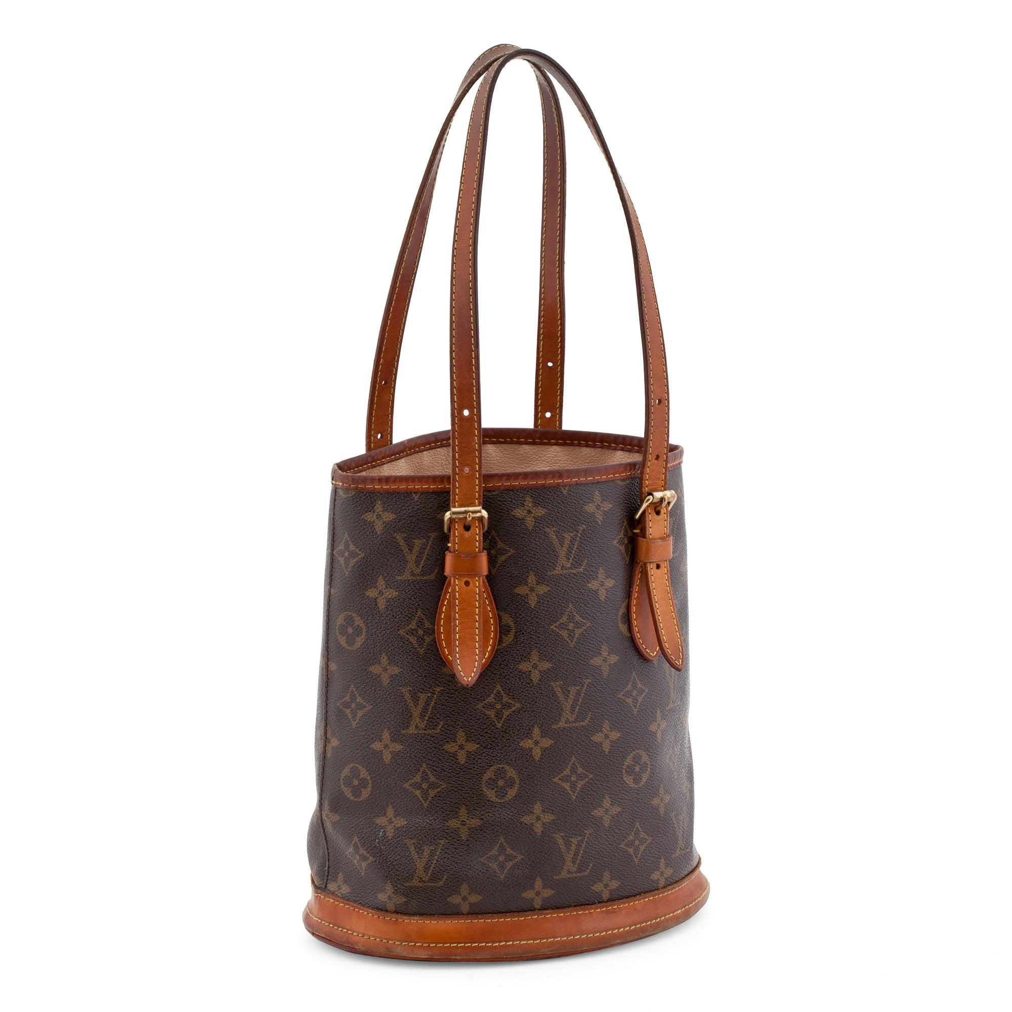 LOUIS VUITTON, a monogram canvas handbag, "Bucket".