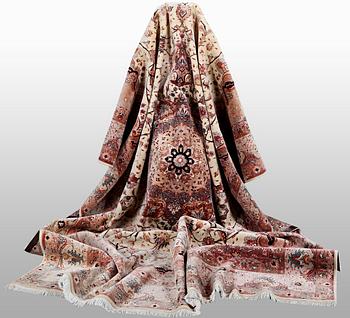 Matta, Täbriz, part silk, 50 Raj, ca 340 x 253 cm.