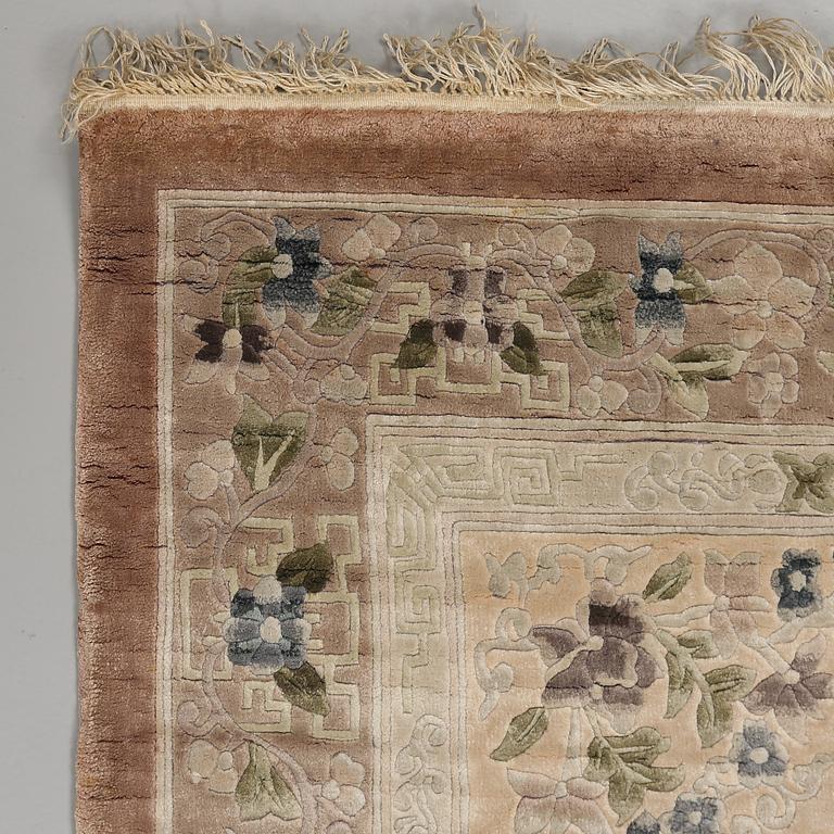 MATTA, Kina, silke, 181x118 cm, sent 1900-tal.