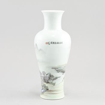 VAS, porslin, Kina, 1900/2000-tal.