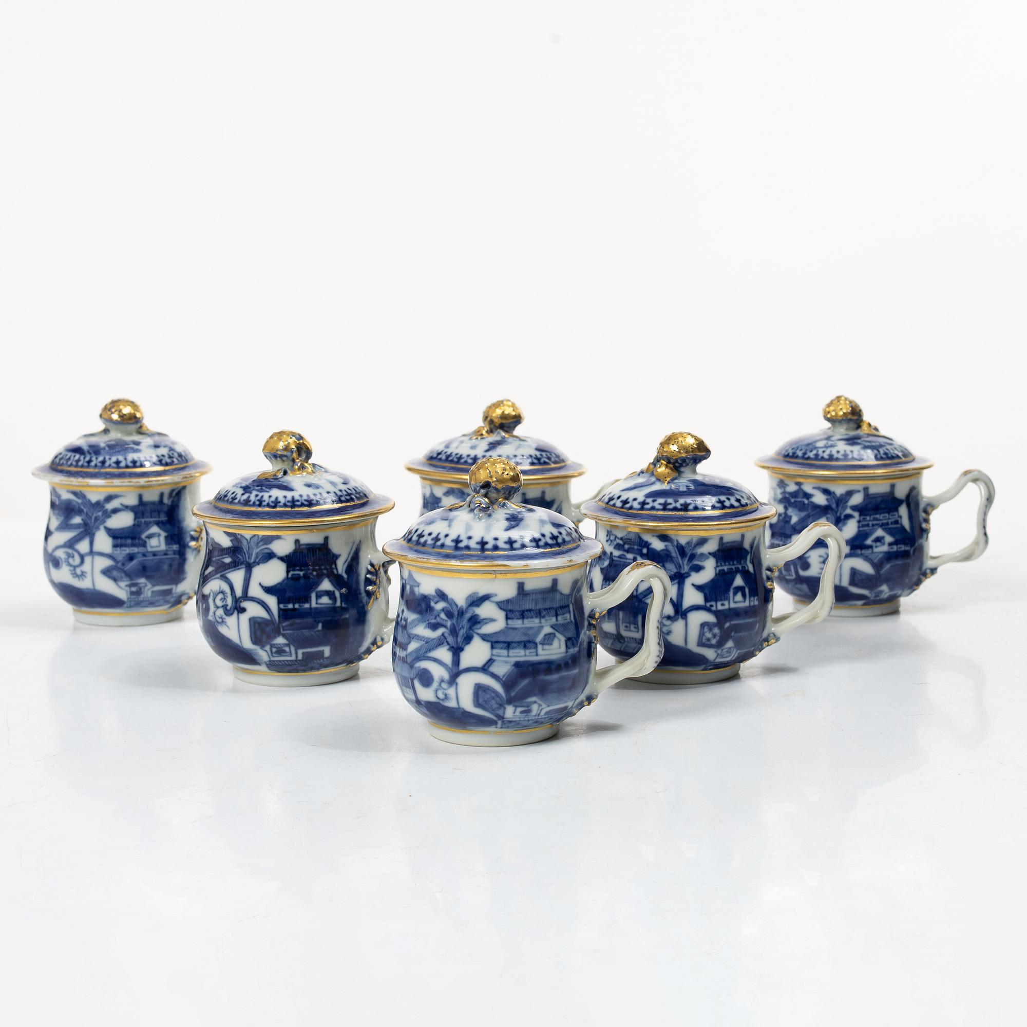 Service pieces, 12 pieces, company porcelain. Qing dynasty, circa 1800.