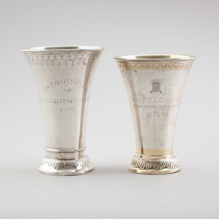 BÄGARE, 2 st, silver, svenska stämplar, 1900-tal. Vikt ca 395 gram.