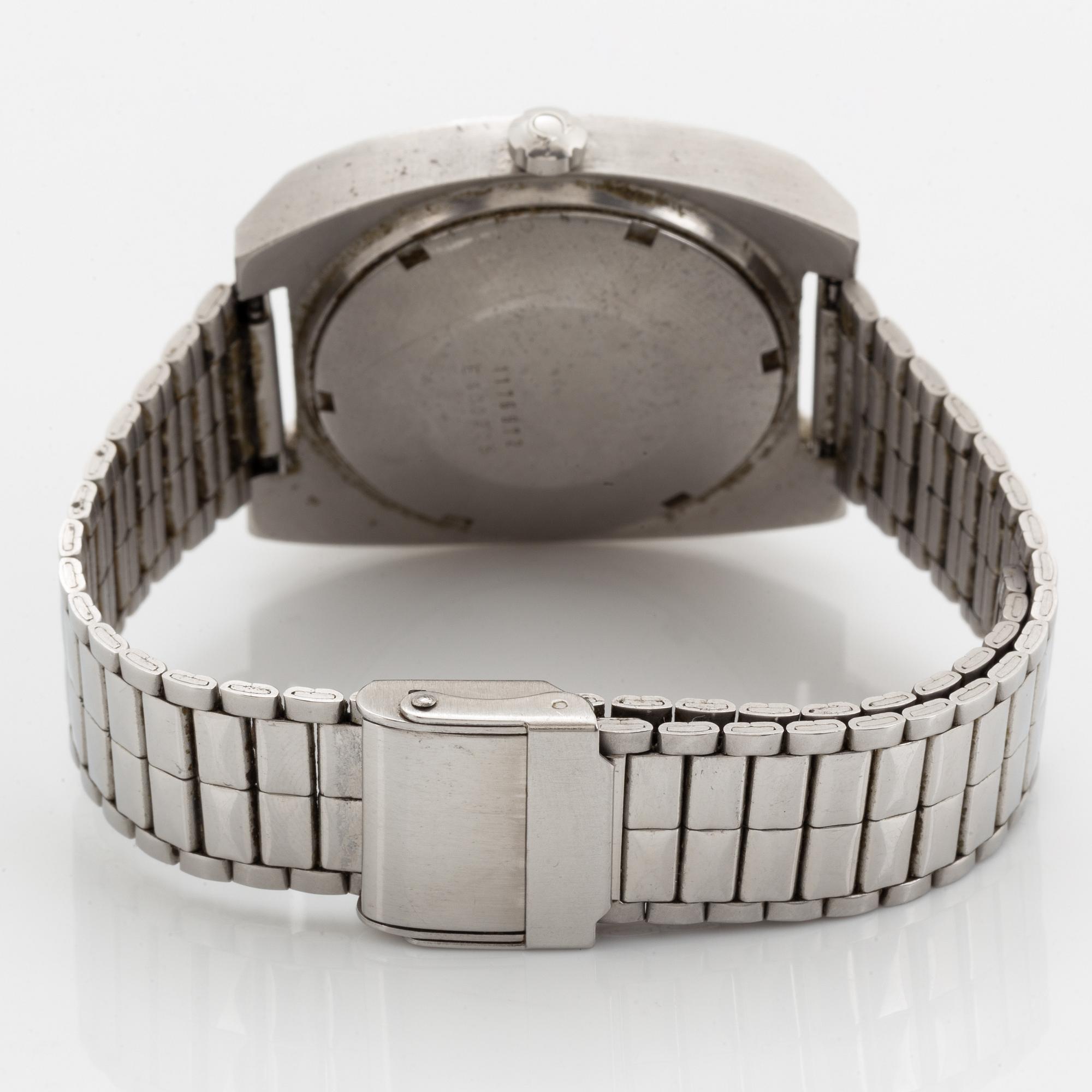 Jaeger-LeCoultre, Club, wristwatch, 37 x 42 mm.