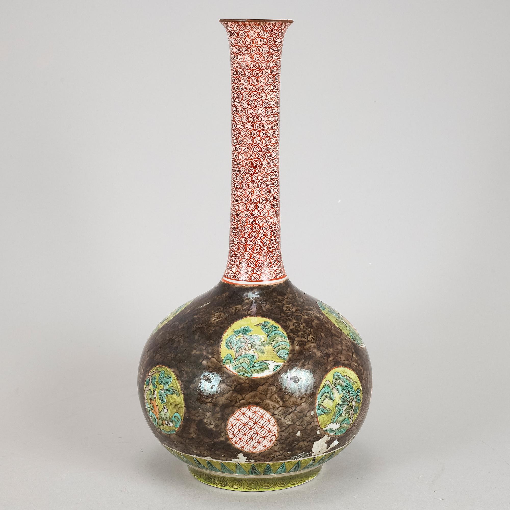 A Kutani style vase, 20th century.