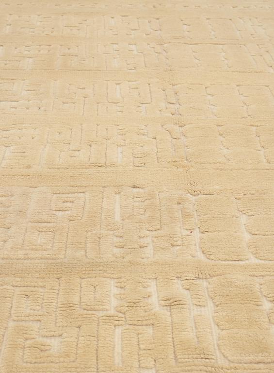 CARPET. Knotted pile in relief. 250,5 x 197 cm. Signed AGDA ÖSTERBERG at the back.
