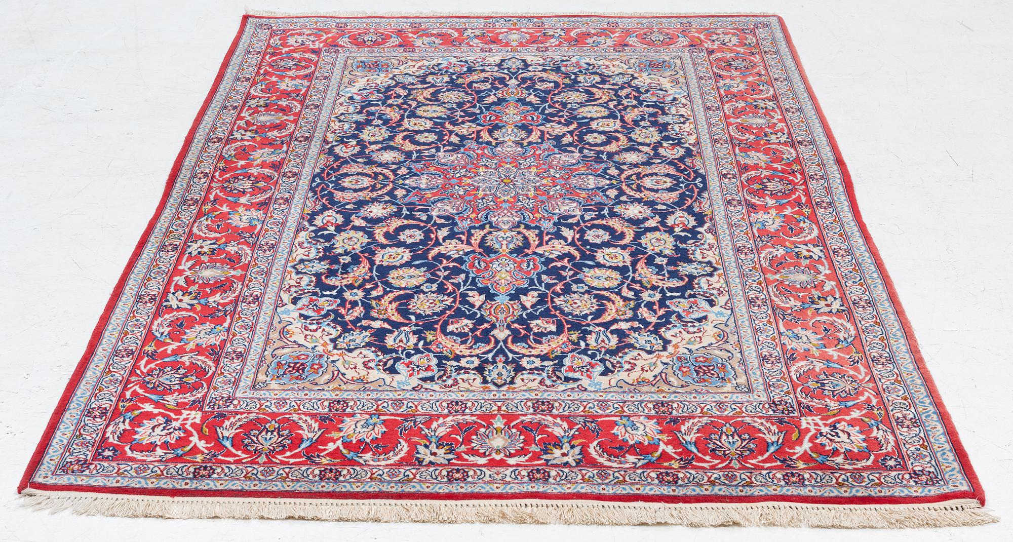Carpet Isfahan, approx. 241 x 155 cm.