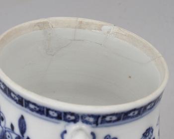 CREMEKOPPAR, 6 st, porslin, Kina, 1700-tal.