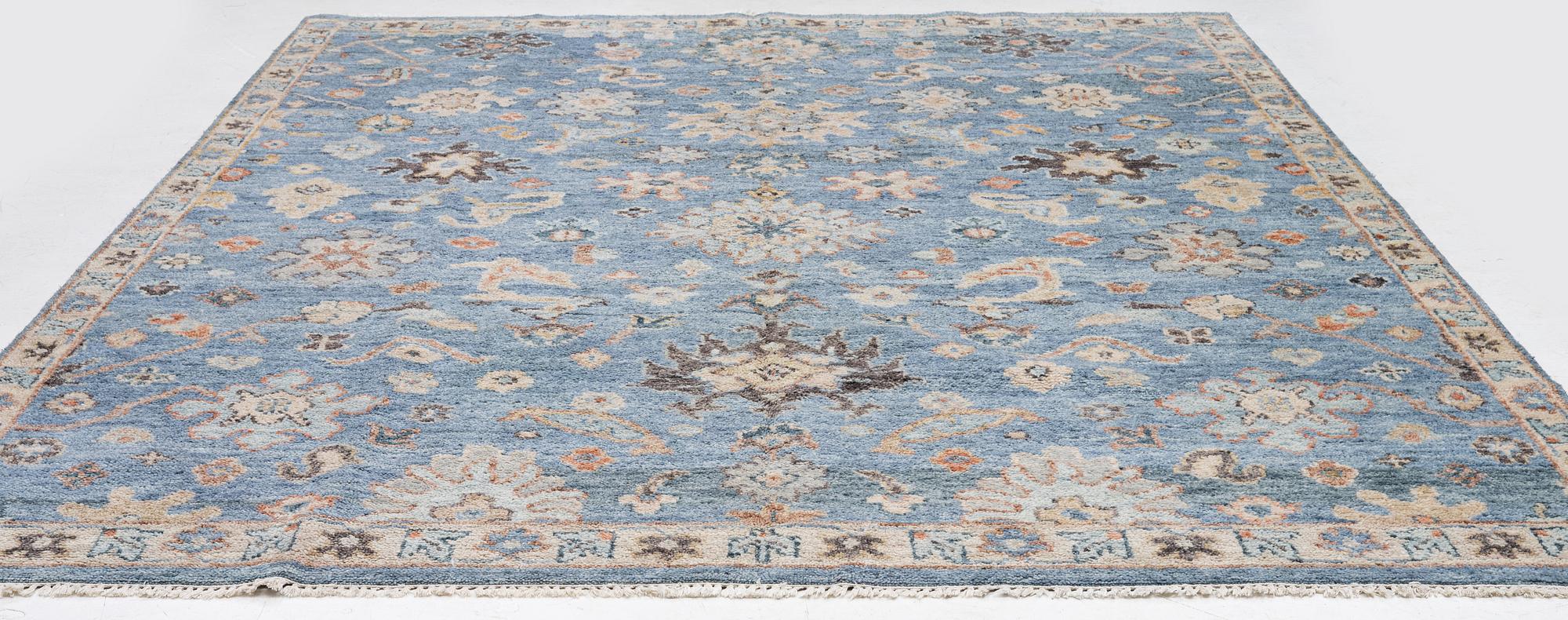 Carpet, Agra, approx. 362 x 264 cm.