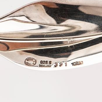 Vivianna Torun Bülow-Hübe, brosch, silver, Goerg Jensen, Danmark.