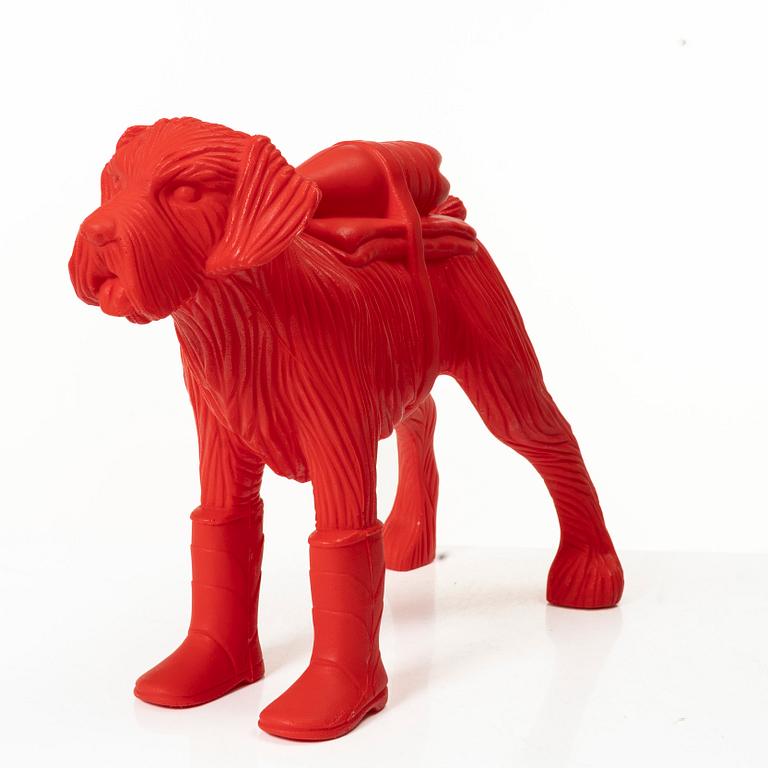 William Sweetlove, "Cloned Schnauzer with water bottle". (Pink).