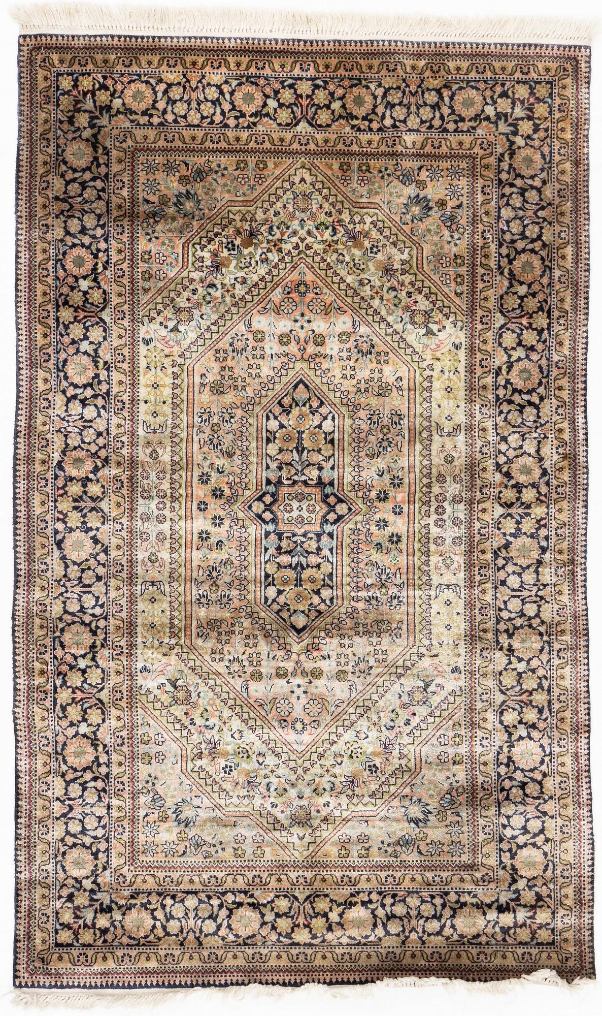 Carpet, silk, ca 160 x 95 cm.