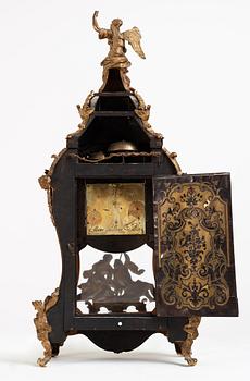 A French Régence mantel clock by Etienne Le Noir, active in Paris 1740.