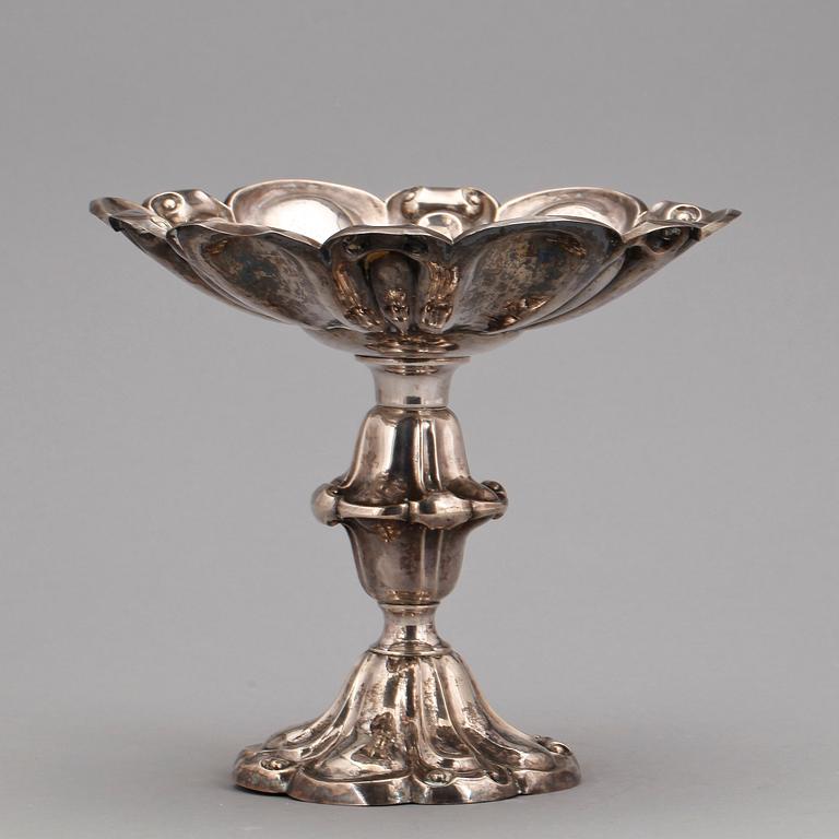 UPPSATSSKÅL, silver, nyrokoko, Carl Nyström, Stockholm 1849. Vikt ca 329 gram.