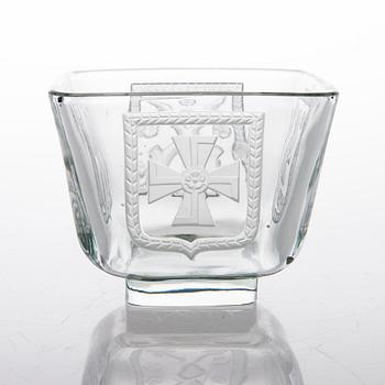 A glass bowl, 'Mottimalja' 1939-1940 Riihimäki Lasi Oy.