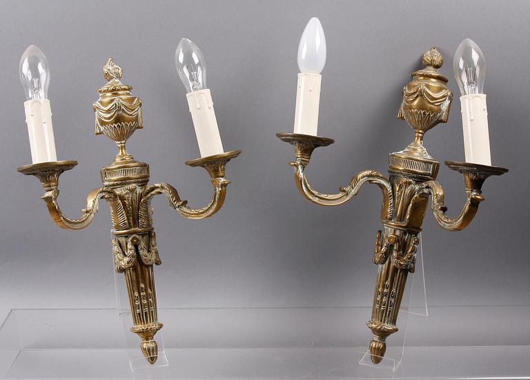 VÄGGAPPLIQUER, ett par, mässing, Louis XVI-stil, 1900-tal.