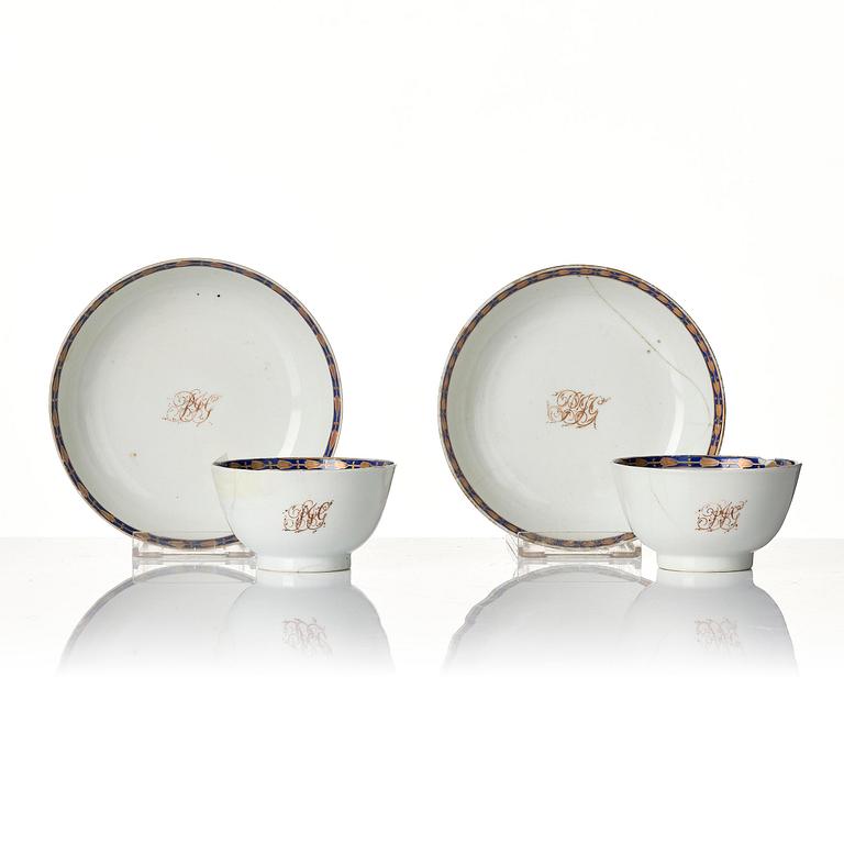 A group of Chinese Export armorial porcelain comissioned for the Swedish family Grill, Qing dynasty, 1700-tal. (8).