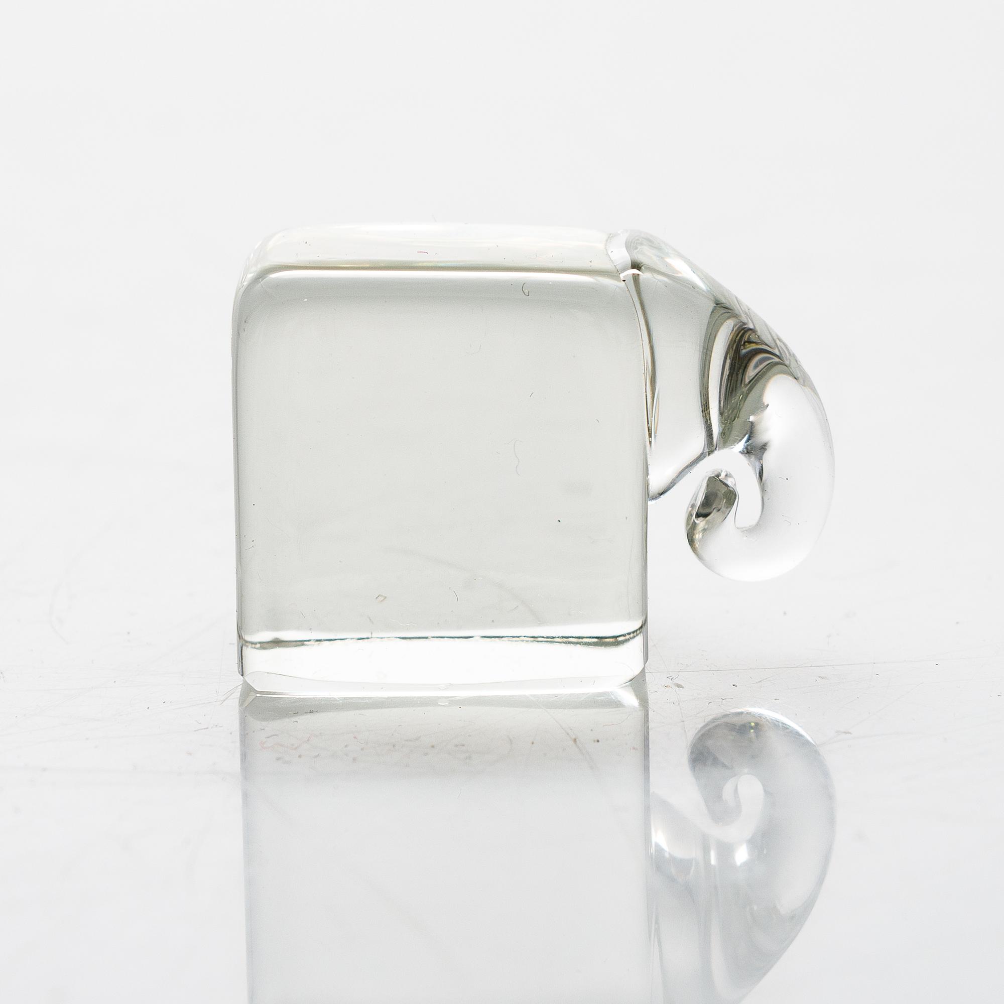 OIVA TOIKKA, lasiveistos, signeerattu Nuutajärvi Notsjö.