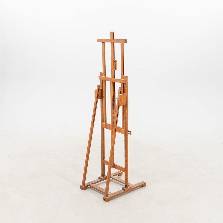 Easel and chevalet, early 20th century.