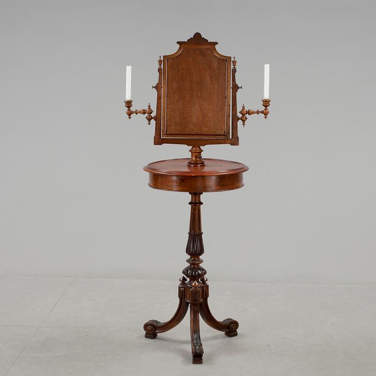 RAKSPEGEL, nyrokoko, 1800-talets andra hälft.