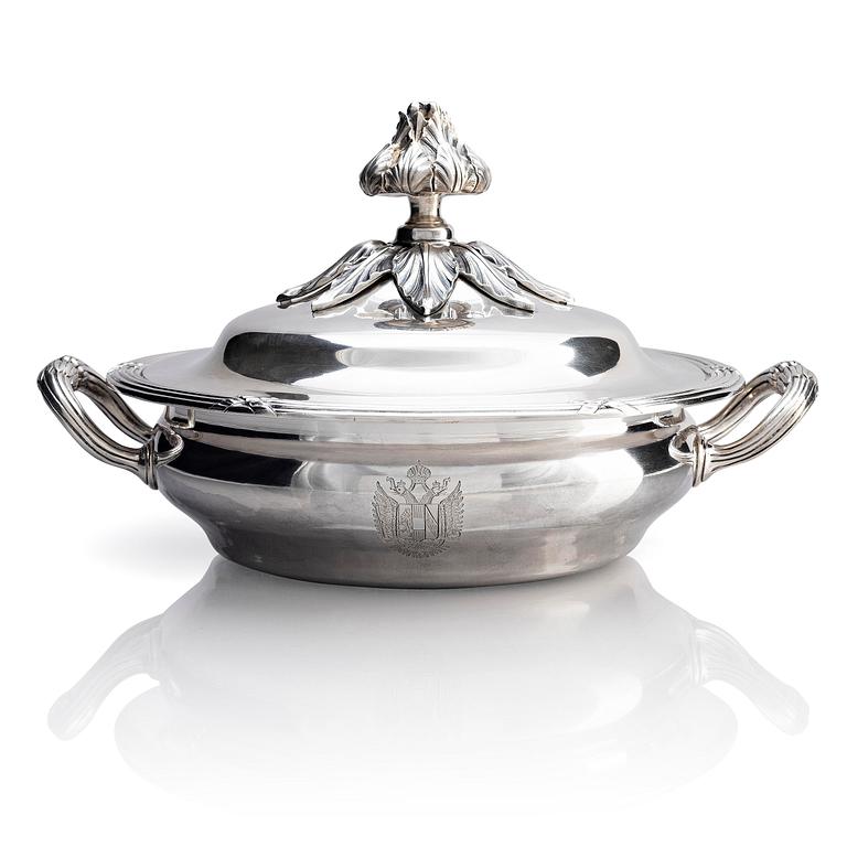 A French silver dish with lid, mark of Maison Odiot, Paris, France, second half of the 19th century.