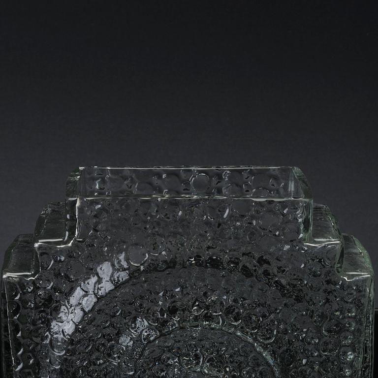 nanny-still-a-kometti-1414i-glass-vase-designed-1958-bukowskis