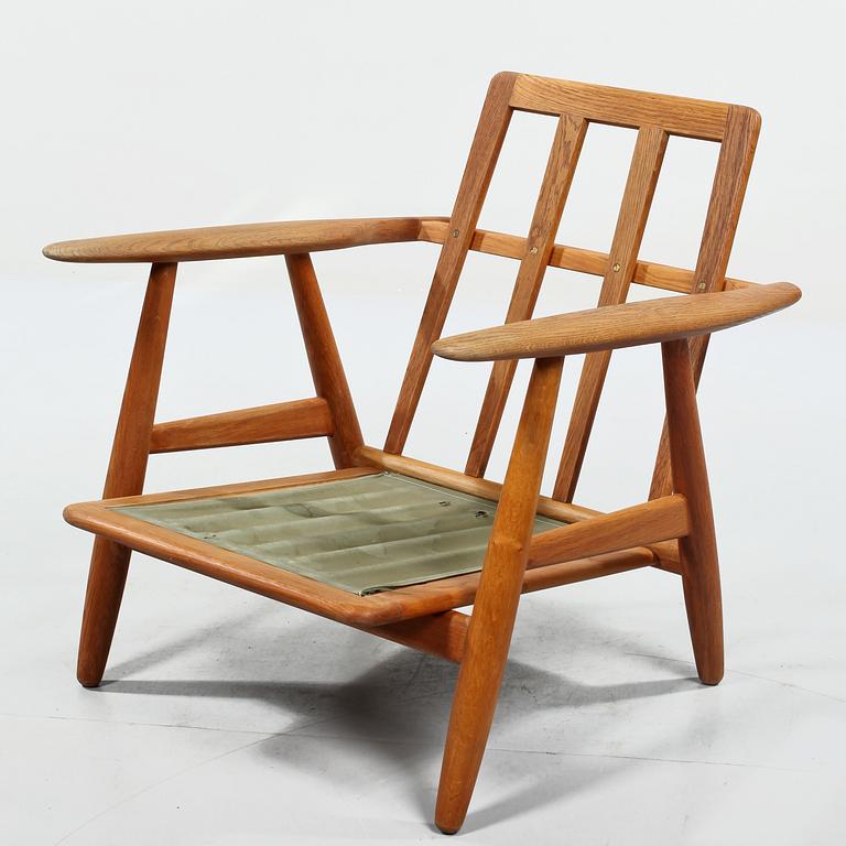 FÅTÖLJ, "GE 240/Cigarren", Hans J Wegner, 1900-talets tredje kvartal.