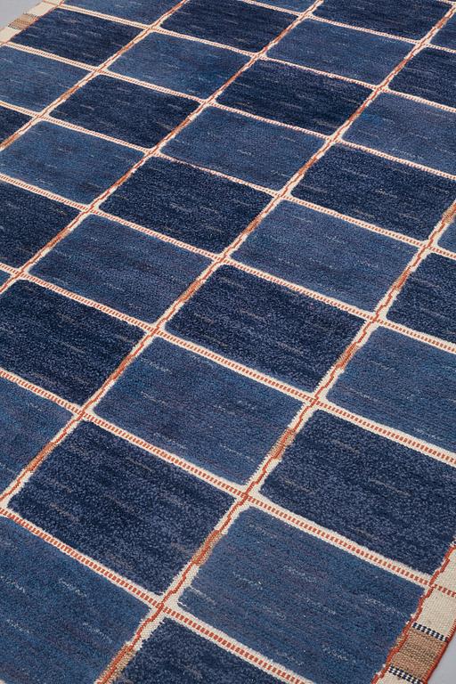 Märta Måås-Fjetterström, A CARPET, "Rutig blå halvflossa", knotted pile in relief, ca 304 x 209,5 cm, signed AB MMF.