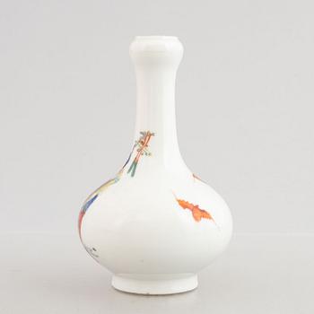A famille rose vase, Qing dynasty, 19th century, also a jar with cover 20th century.