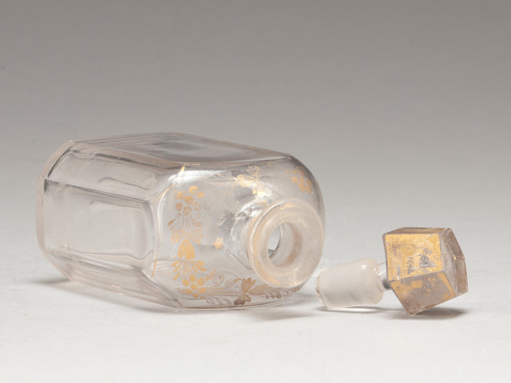 KARAFF MED PROPP, glas. 6 st. Troligen England, 1800-talets första hälft.