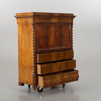 CHIFFONJÈ, senempire 1800-talets mitt.