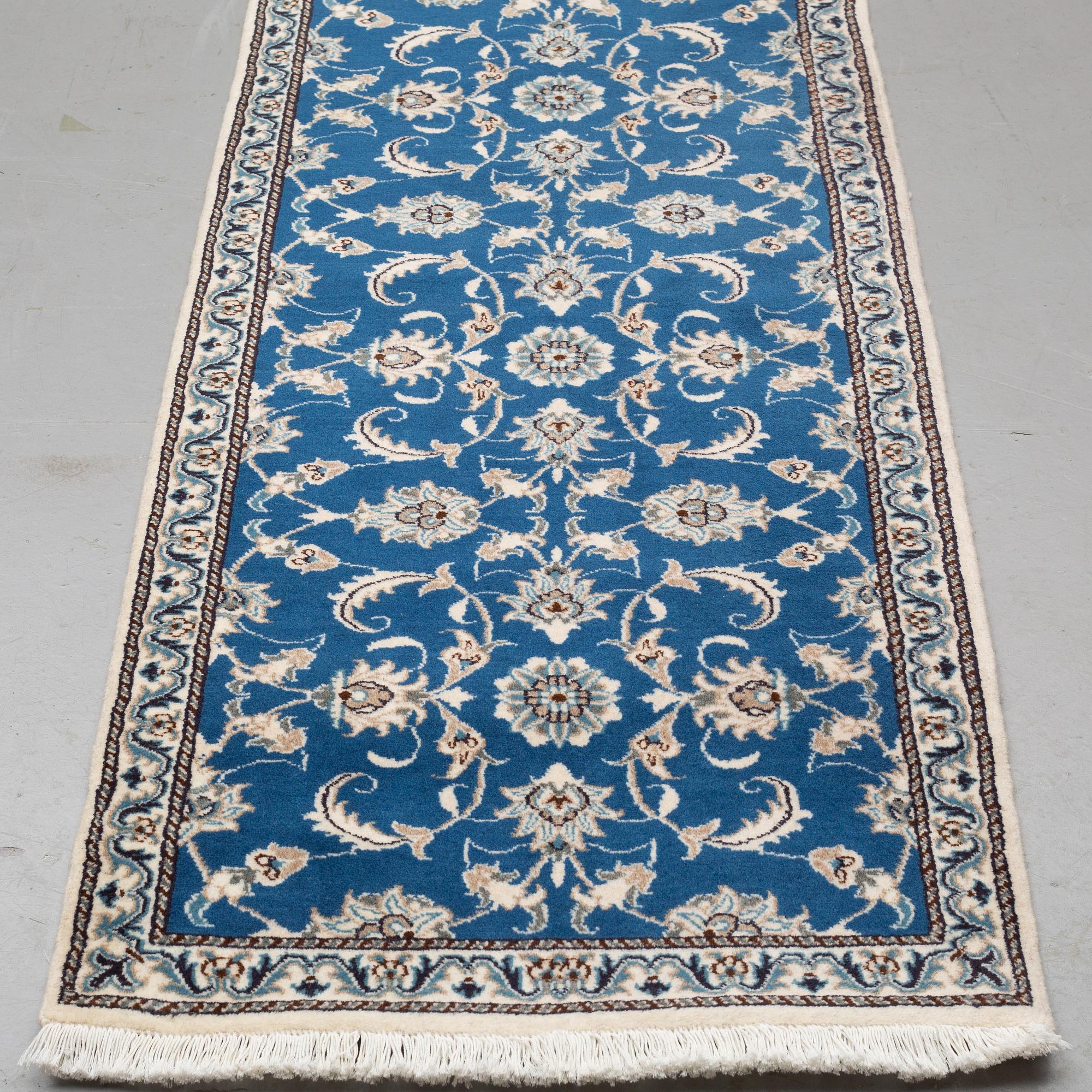 GALLERIMATTA, Nain, ca 245 x 76 cm.