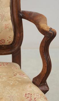 KARMSTOLAR, ett par, mahogny, Europa, nyrokoko, 1800/1900-tal.
