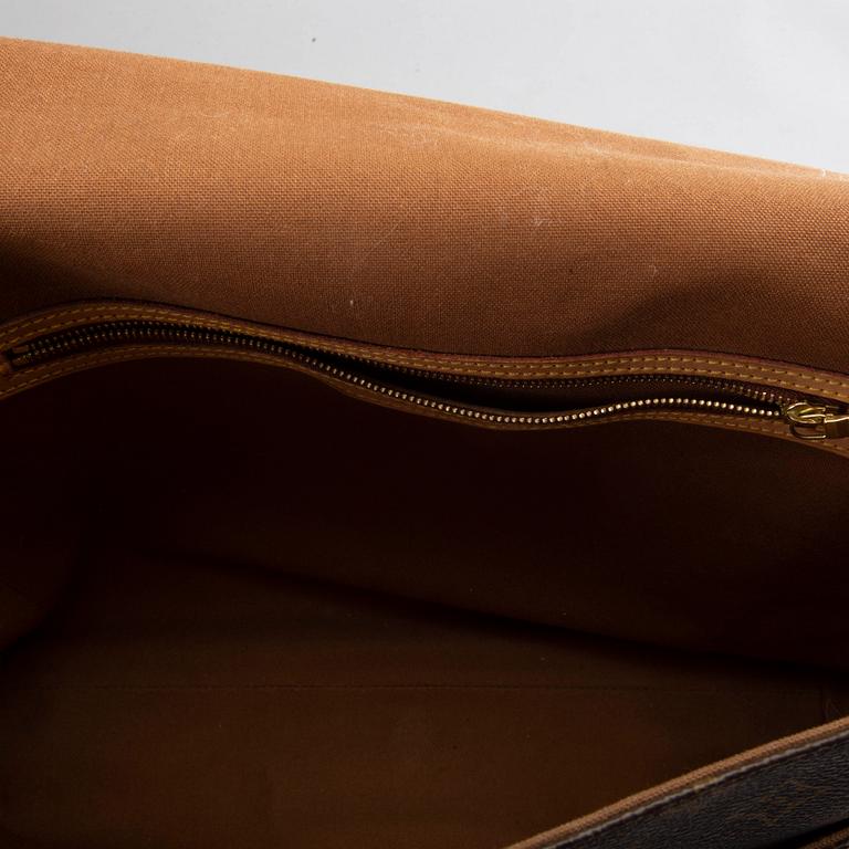LOUIS VUITTON, Messenger bag.
